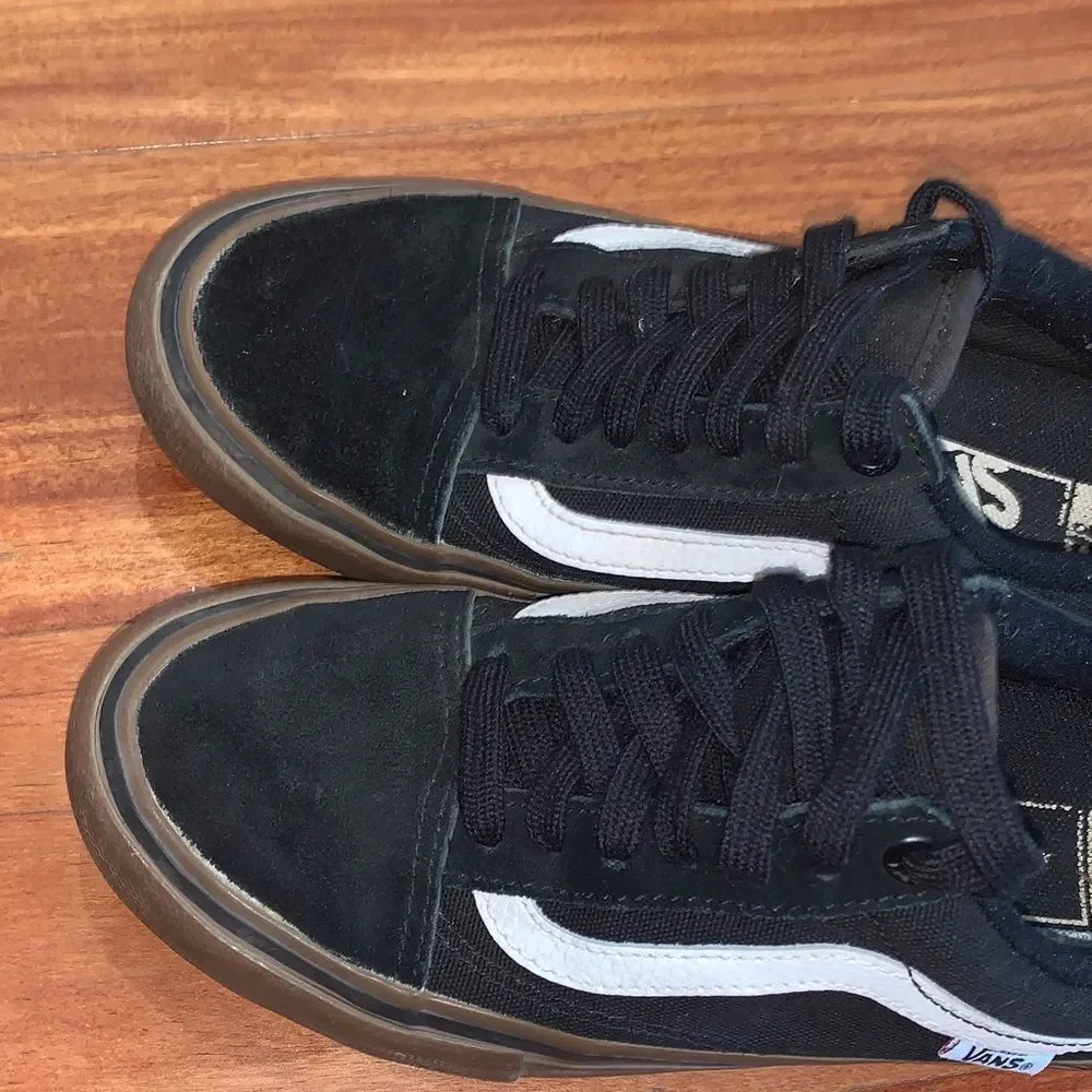 Vans Black and White skateboard Sneakers size 4
